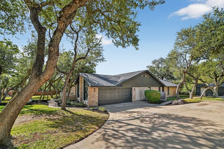 Property Photo: 10600 Glass Mountain Trail TX 78750