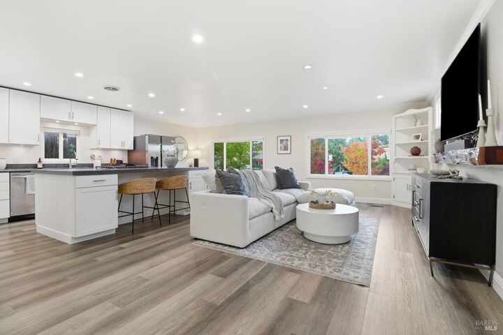 805 Las Palmas  Novato CA 94949 photo