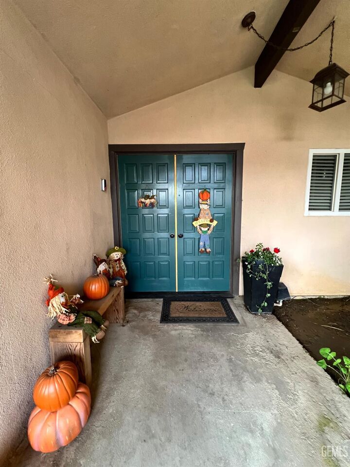 Property Photo:  5614 Halifax Street  CA 93309 