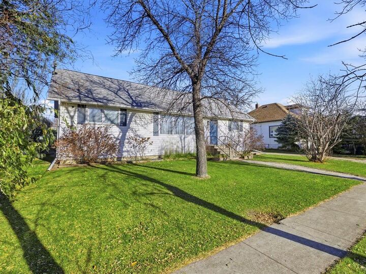 Property Photo: 123 James Street East MB R0G 1K0