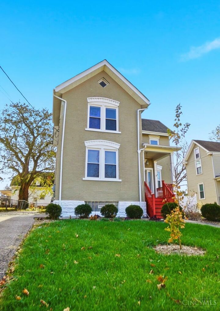 Property Photo: 1307 Cedar Avenue OH 45224