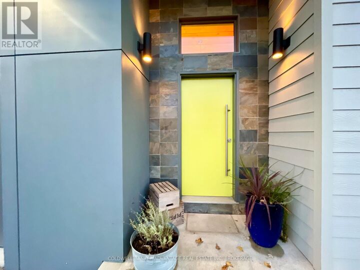 Photo de la propriété: 817 Doans Ridge Road ON L3B 5N7