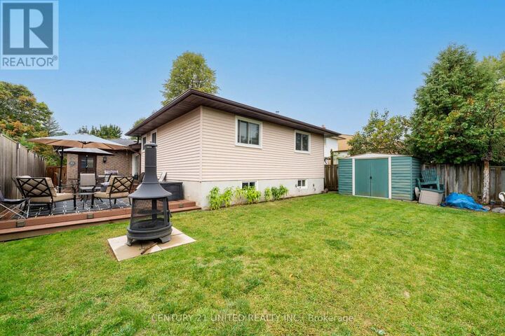 Property Photo: 895 Exeter Street ON L1G 6R9