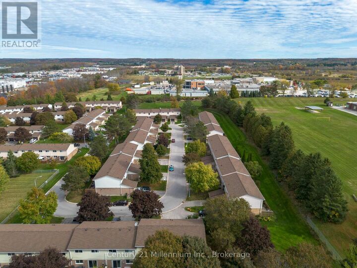 Property Photo: 62 Laurie Crescent 62 ON N4K 6C3