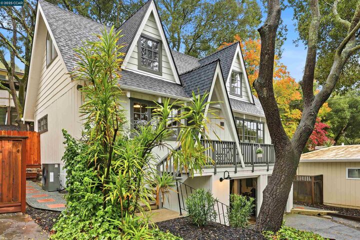 Property Photo:  129 Spring Rd  CA 94563 