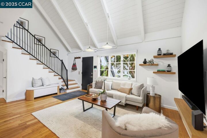 Property Photo: 129 Spring Rd CA 94563