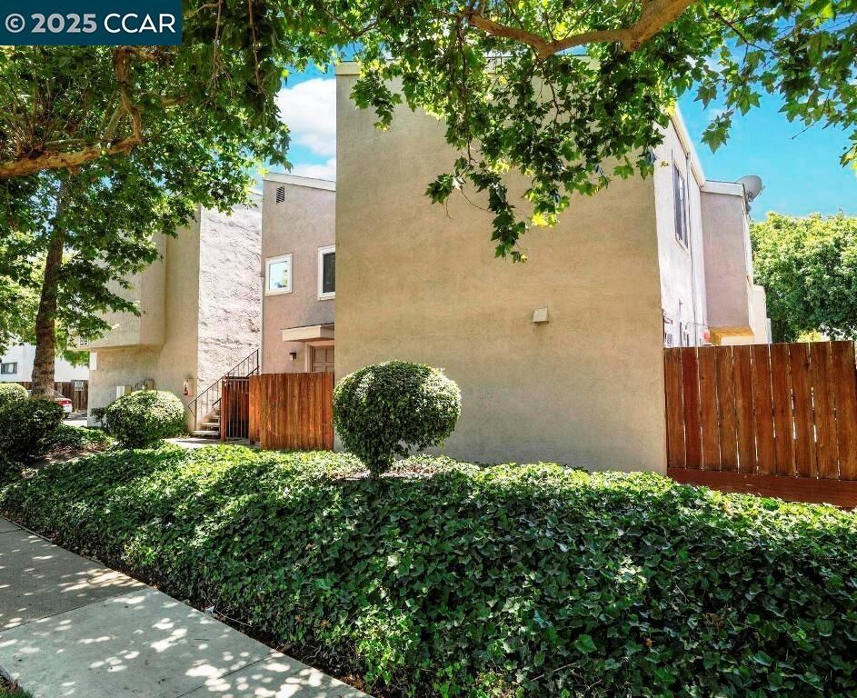 Property Photo: 3712 Willow Pass Rd 32 CA 94519