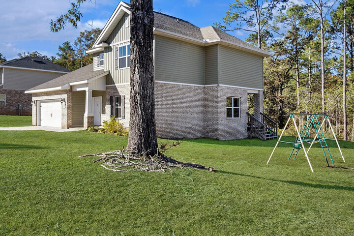 Property Photo:  3030 Crown Creek Circle  FL 32539 