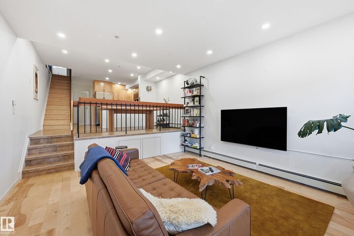 11138 83 Avenue NW  Edmonton AB T6G 0V1 photo