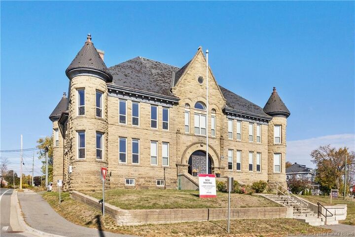 Photo de la propriété:  599 King George Highway  NB E1V 1N9 