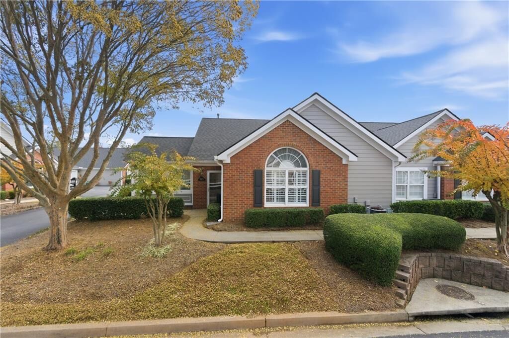 Property Photo:  945 Burnt Hickory Circle NW 8  GA 30064 