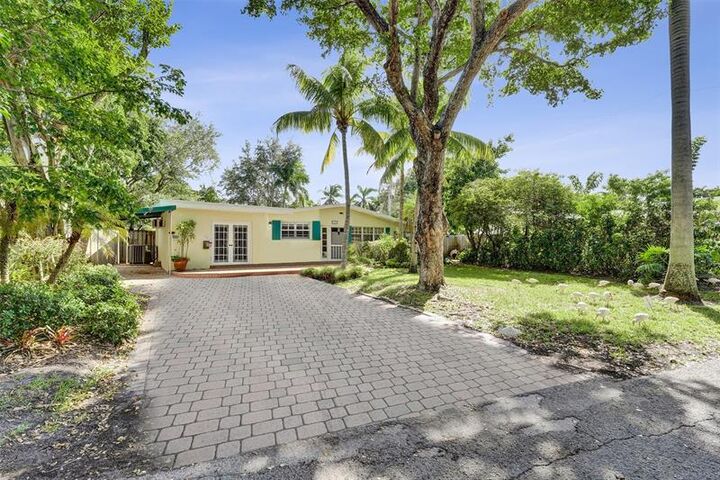 1240 SE 12th Way  Fort Lauderdale FL 33316 photo