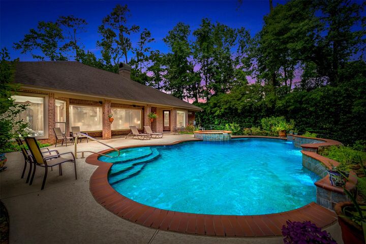 Property Photo: 3 Quinns Cabin Court TX 77304