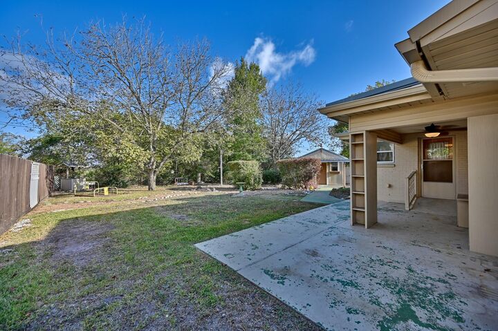 Property Photo:  1006 Top Hill Drive  TX 77833 