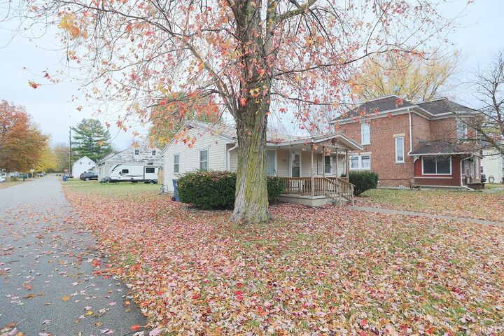 Property Photo: 109 S Market Street IN 46702-9444