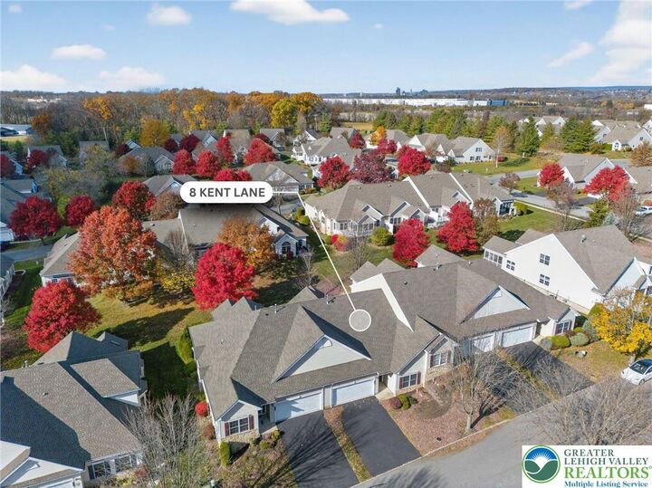 Property Photo:  8 Kent Lane  PA 18045 