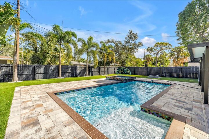 Property Photo:  4891 Venetian Boulevard NE  FL 33703 