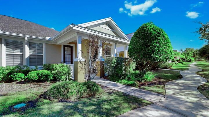 Property Photo:  226 Summerside Court  FL 33572 