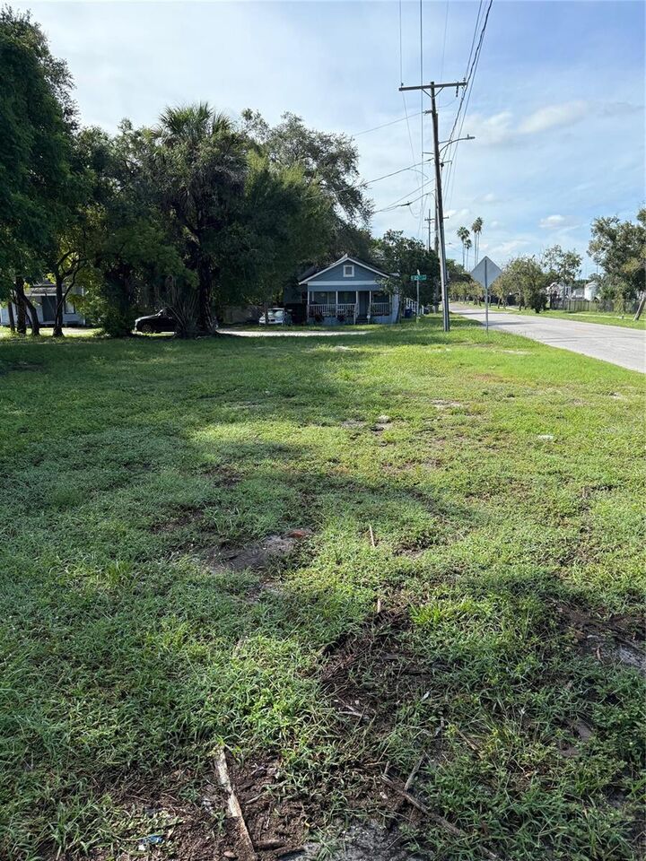 Property Photo:  2600 E 25th Avenue  FL 33605 