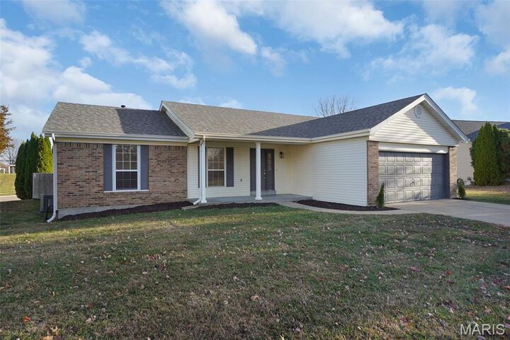 801 Haversham Drive  St Charles MO 63304 photo