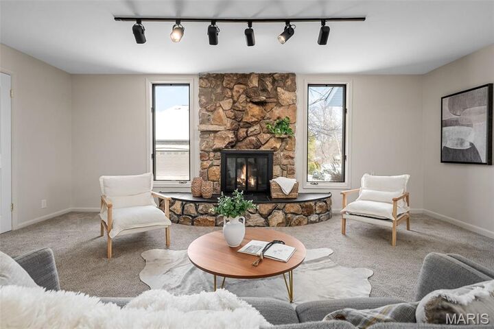 Property Photo:  31 Bon Hills Drive  MO 63132 