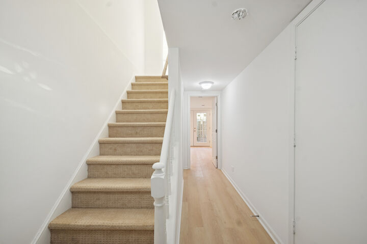 Property Photo:  923 Banbury Court  IL 60194 