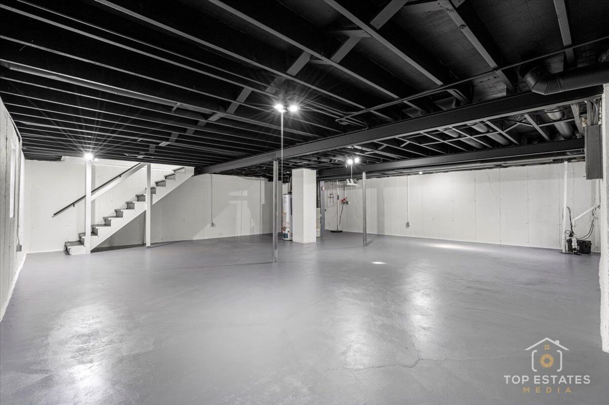 Property Photo:  523 Hamilton Avenue  IL 60559 