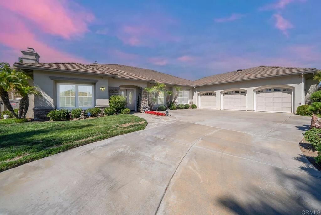 Property Photo: 1608 Hamilton Lane CA 92029