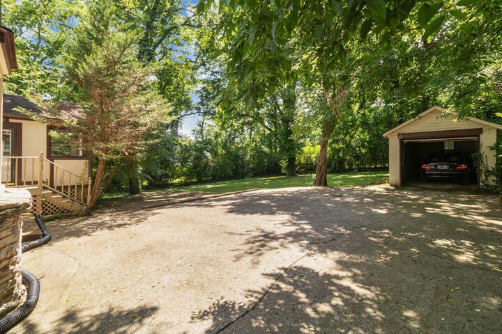 Property Photo: 1005 Estes Rd TN 37215