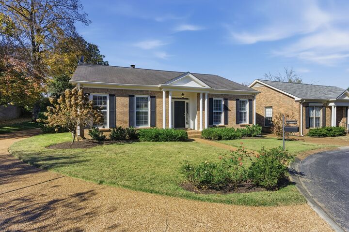 Property Photo: 210 Longwood Ct TN 37215