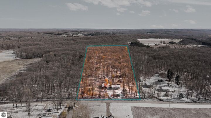 Property Photo: 2427 Montgomery Road MI 49615