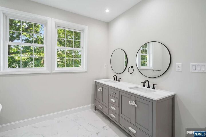 Property Photo:  81 Eastbrook Drive  NJ 07661 