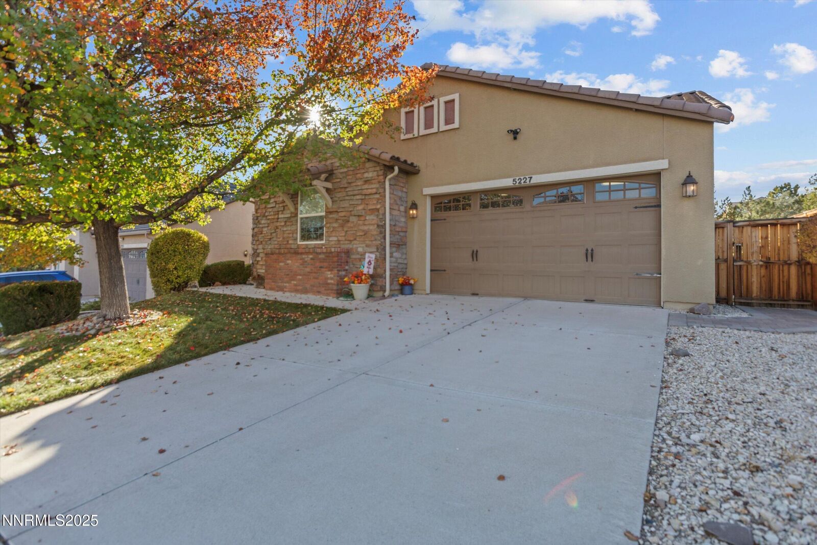 Property Photo: 5227 Vista Heights Drive NV 89436