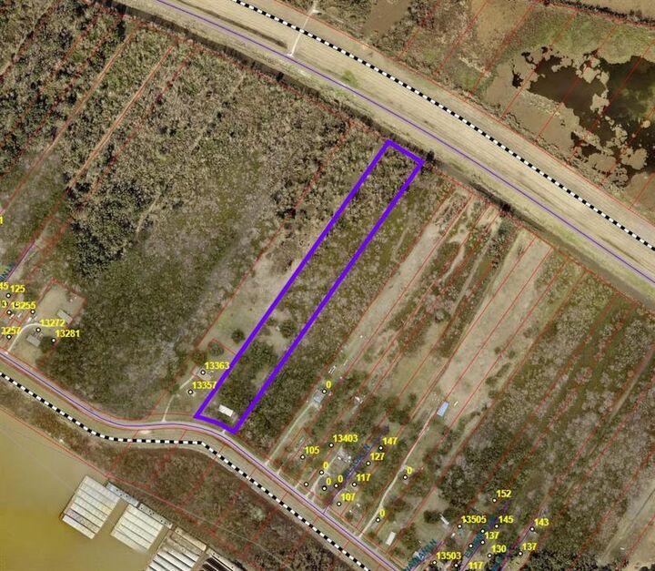 Property Photo:  147 Wilson Lane  LA 70040 