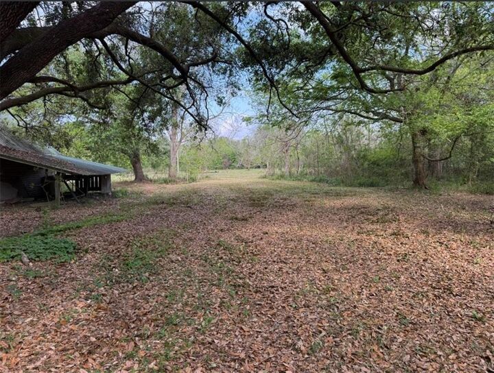 Property Photo:  147 Wilson Lane  LA 70040 