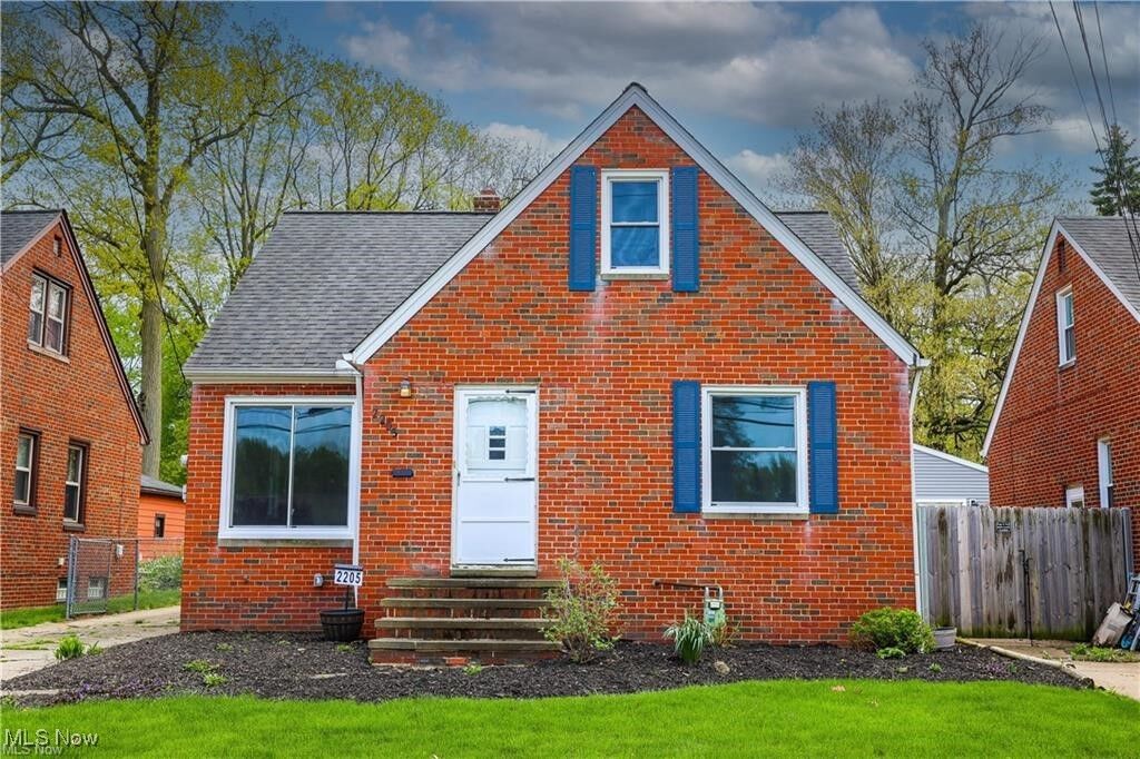 Property Photo: 2205 Keystone Road OH 44134