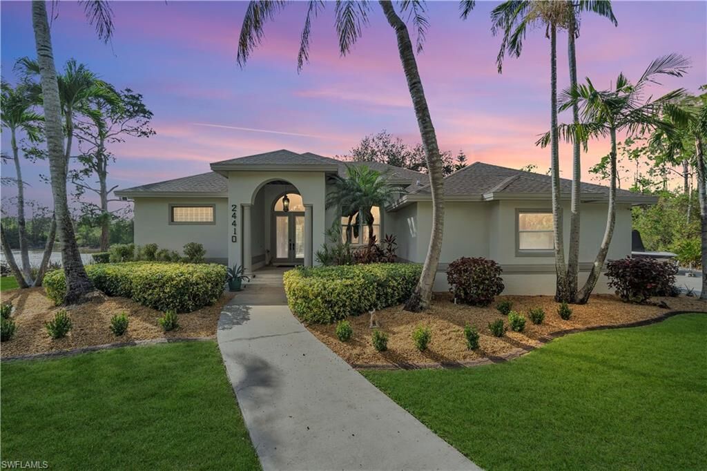Property Photo: 24410 Golden Eagle Ln FL 34135