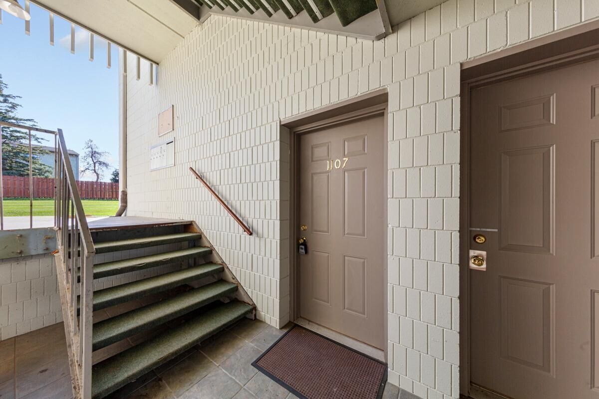 Property Photo:  1107 Highland Avenue  MN 55057 