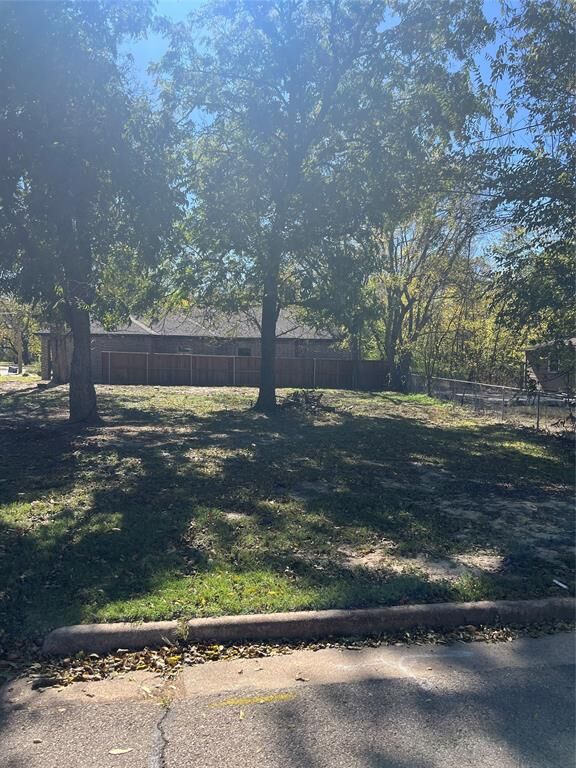 Property Photo:  618 Freeman Street  TX 75482 