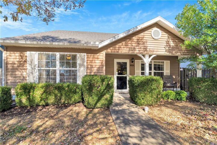 Property Photo: 4486 Alberta Street AR 72704