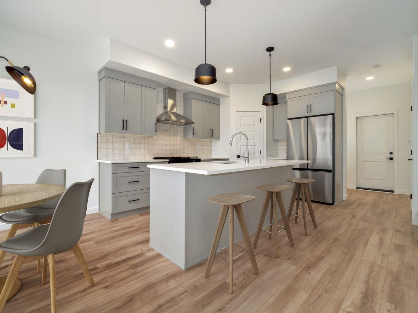 Property Photo:  4324 25 Avenue S  AB T1K 8K2 