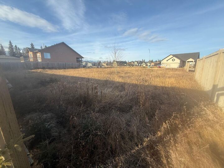 Property Photo: 208 Trestle Place AB T7V 0B8
