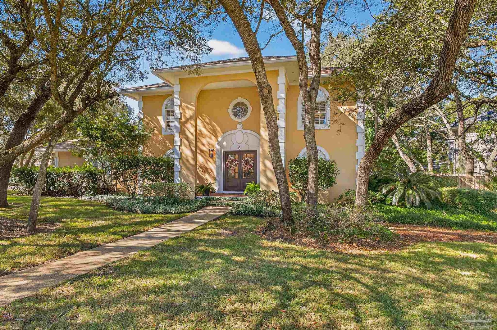 Property Photo: 6 Fairpoint Pl FL 32561