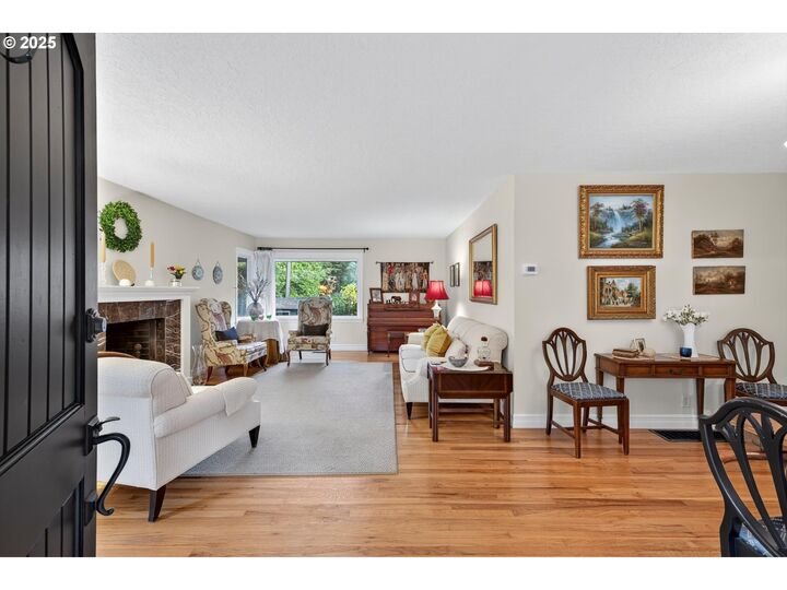 Property Photo: 675 10th St OR 97034