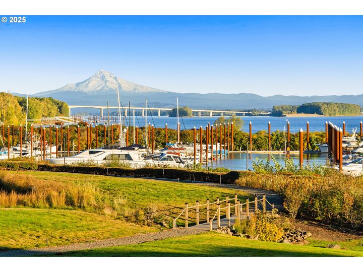 Property Photo: 5421 SE Scenic Ln 200 WA 98661