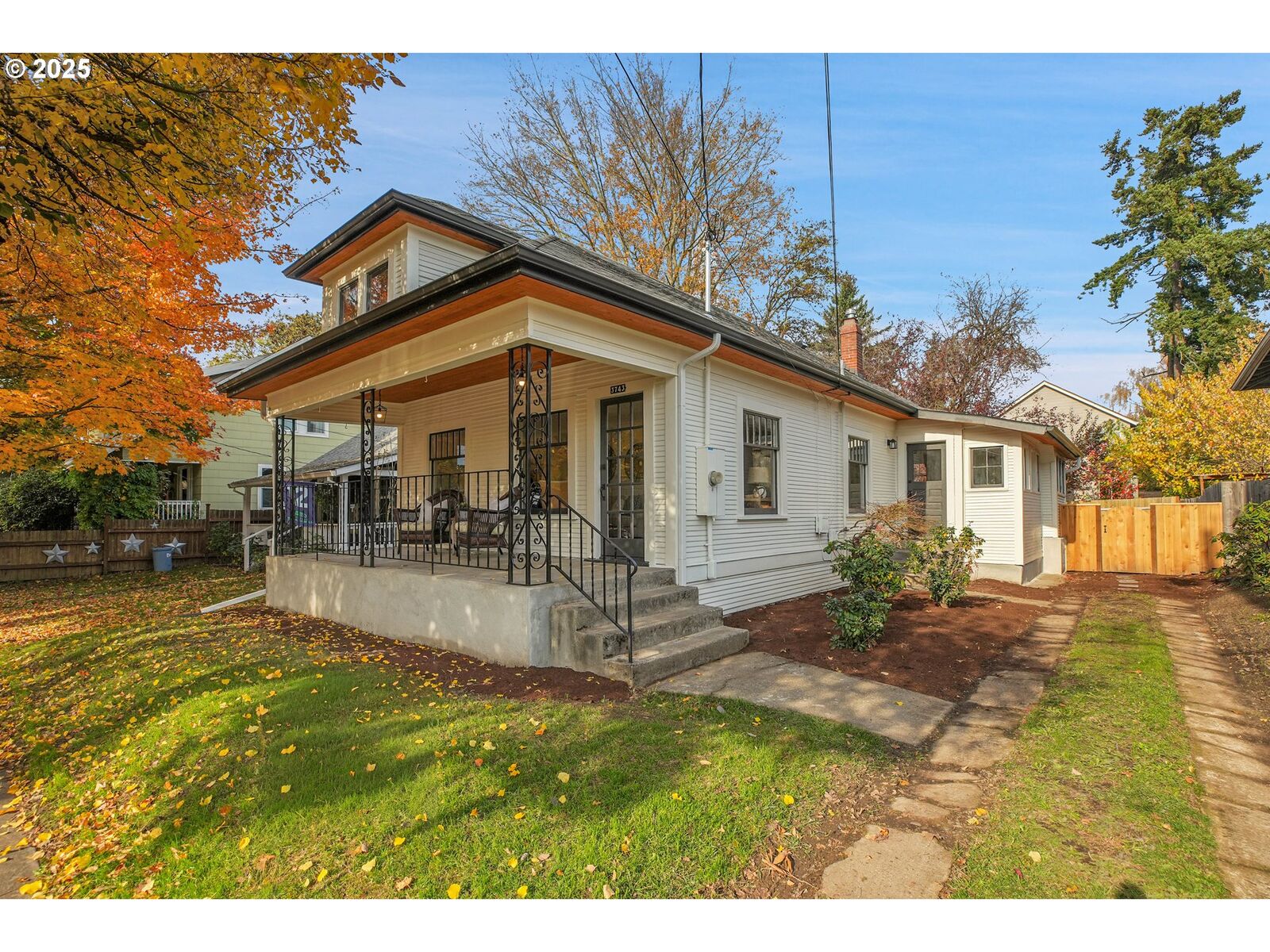 Property Photo: 3743 SE Franklin St OR 97202