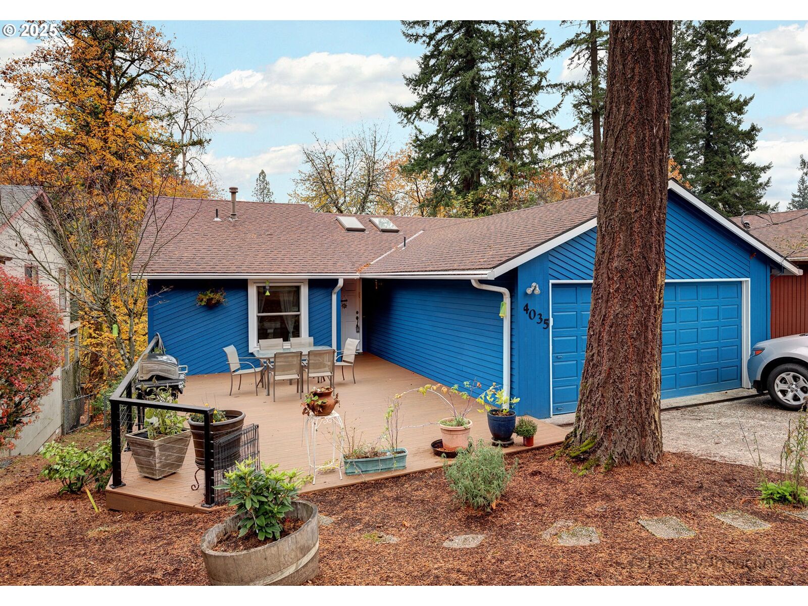 Property Photo: 4035 SW Pomona St OR 97219