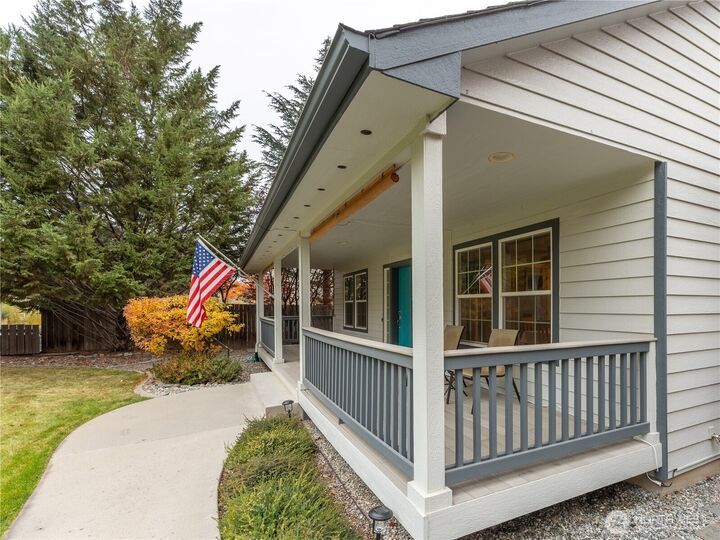 Property Photo:  500  Austin Avenue  WA 98801 