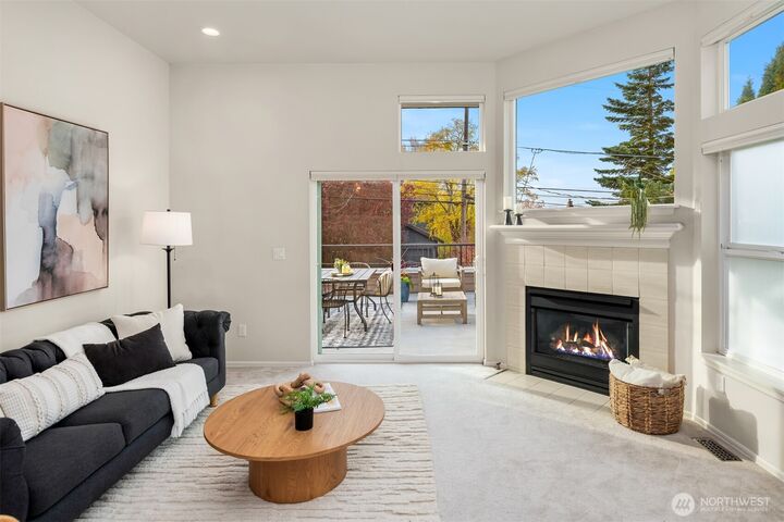 Property Photo:  1430  32nd Avenue  WA 98122 