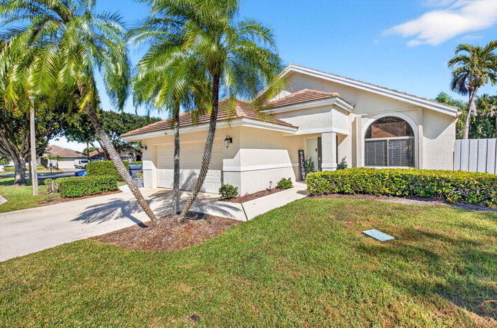 Property Photo:  190 Temple Avenue  FL 33436 